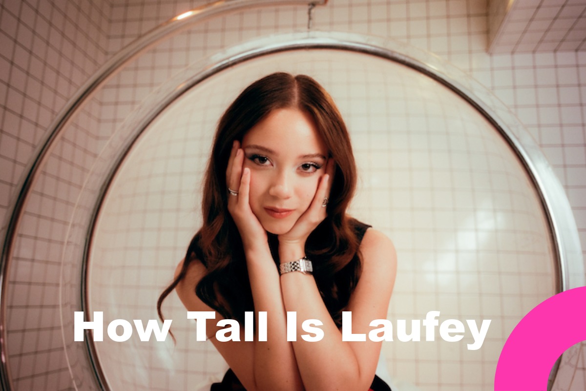 How Tall Is Laufey
